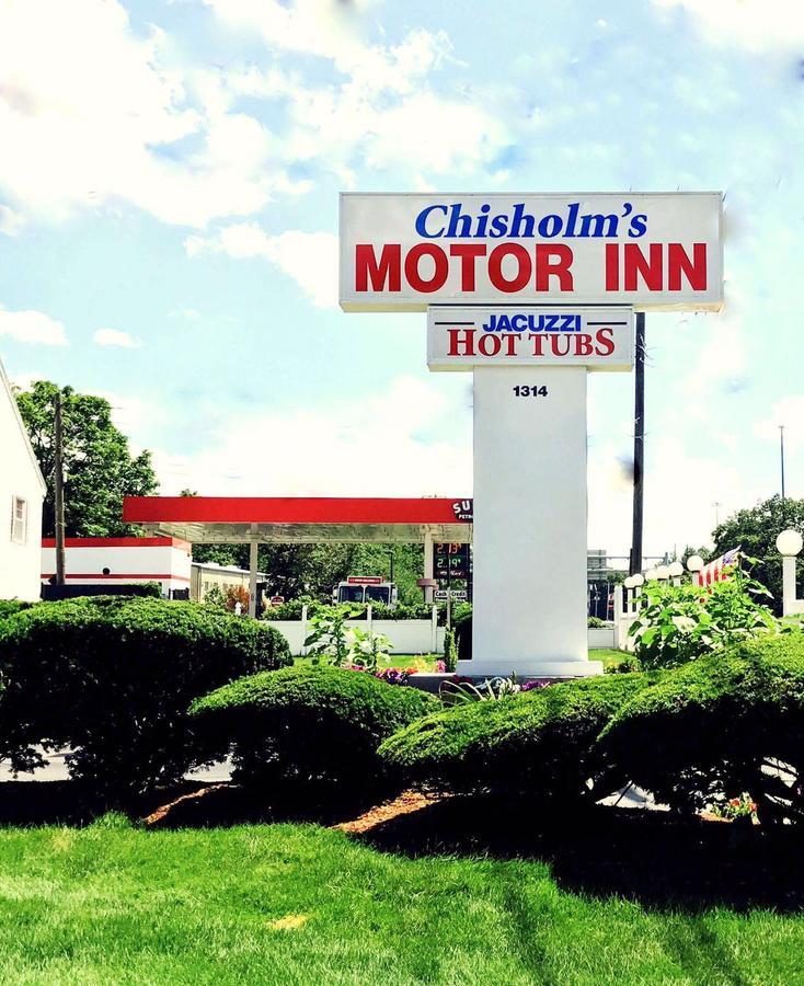 Chisholm'S Motor Inn Saugus Exterior photo