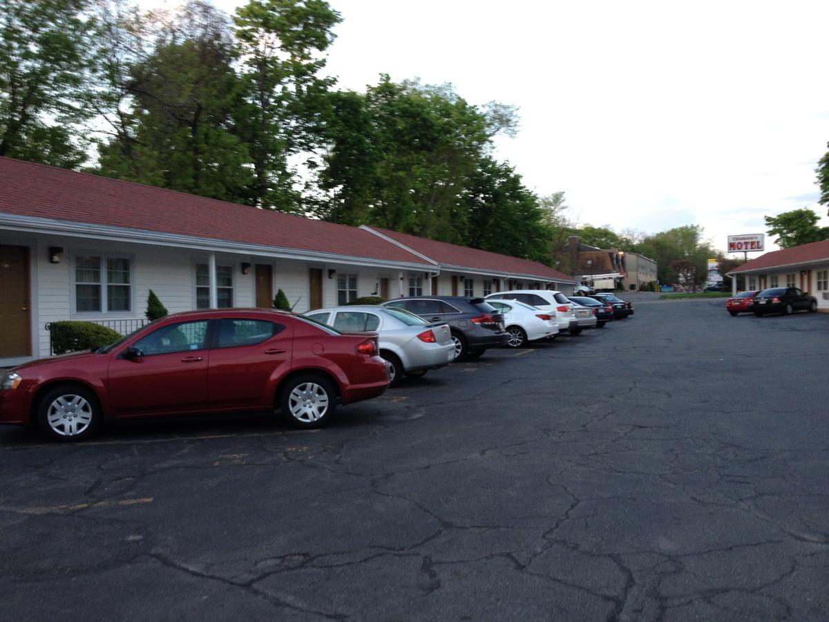 Chisholm'S Motor Inn Saugus Exterior photo